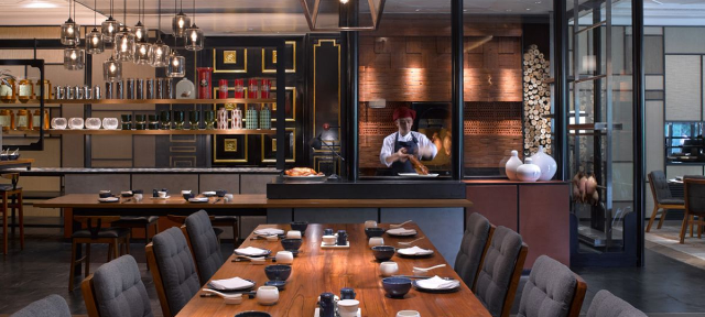 Restoran: Lebih dari Sekadar Tempat Makan, Ini Medan Pertarungan Cita Rasa