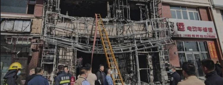Tragedi Maut Saat Jam Sibuk: Restoran China Terbakar